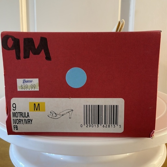 🍾Classy Mooties Tooties Ivory dress Slides Size 9 🍾 - Picture 9 of 9